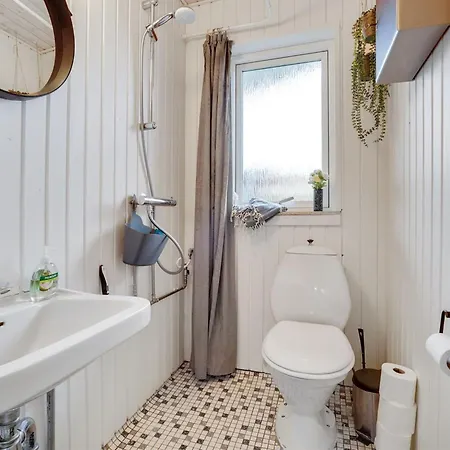 Maybrit - 50m From The Sea By Interhome *